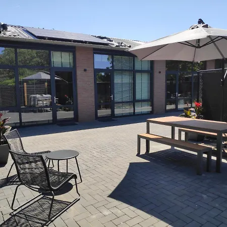 Bij Ons 'niek 3* Den Dungen