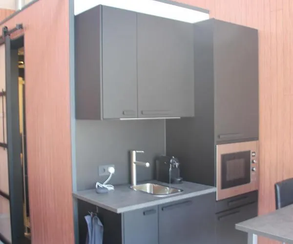 Bij Ons 'niek 招待所 3*